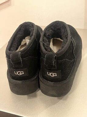 UGG Kids Mini Boot - Black Suede